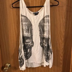 Skull tank